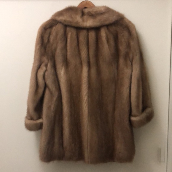 Vintage women’s light brown/ tan genuine fur coat - Picture 2 of 11